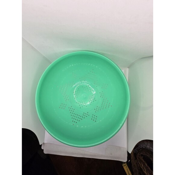 Vintage Tupperware Jadite Green 3 Quart Colander - Picture 5 of 9